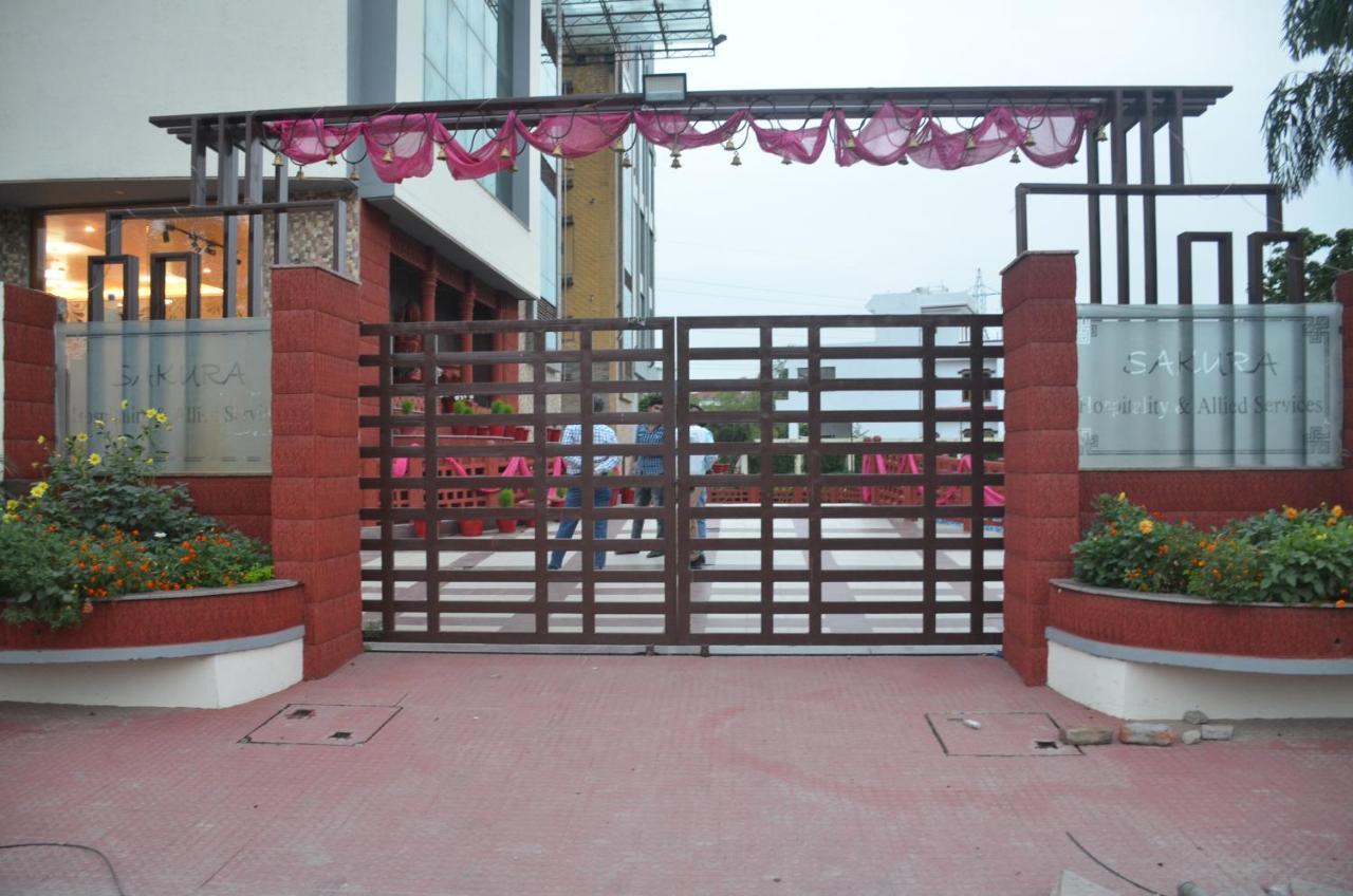 Sakura Hotel Lucknow Exterior photo